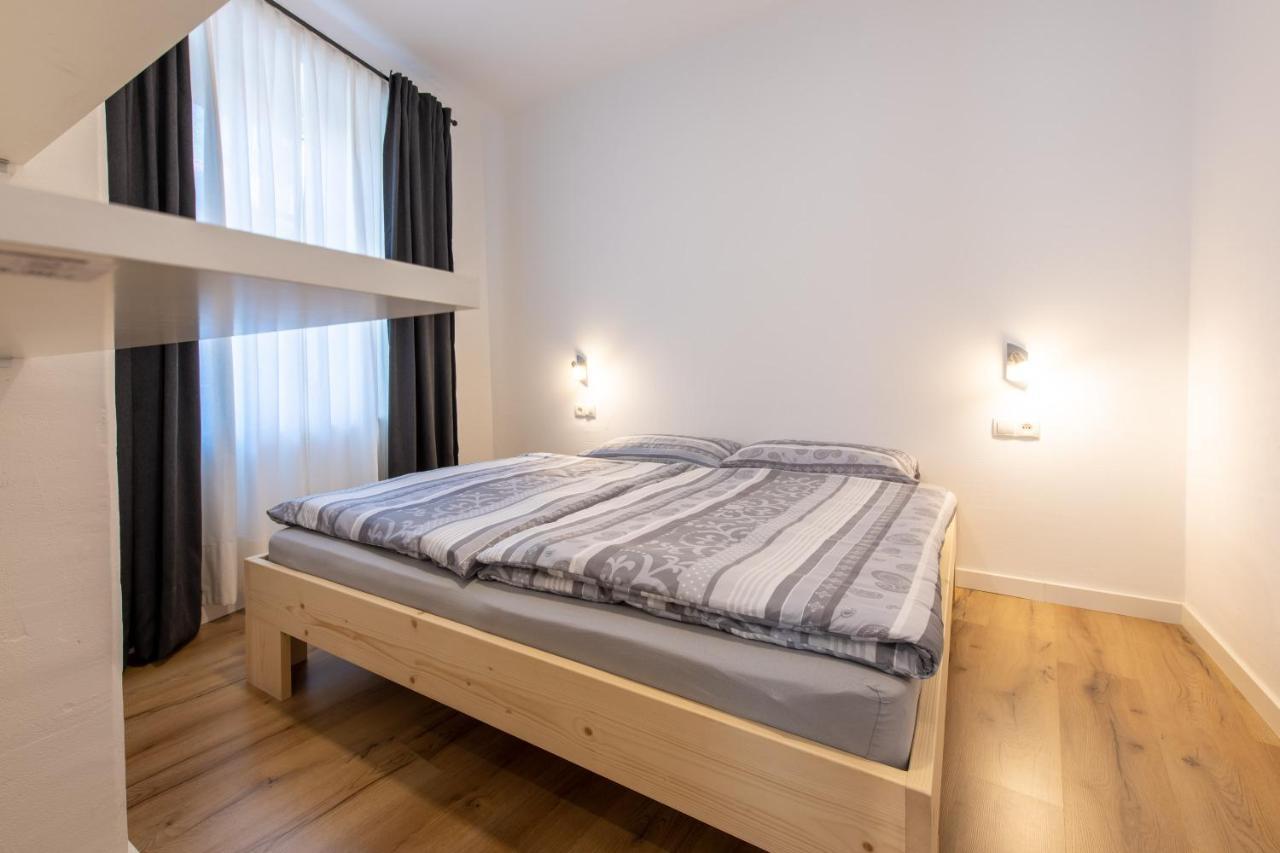 Heimat Living Like A Local Apartamento Silandro Exterior foto