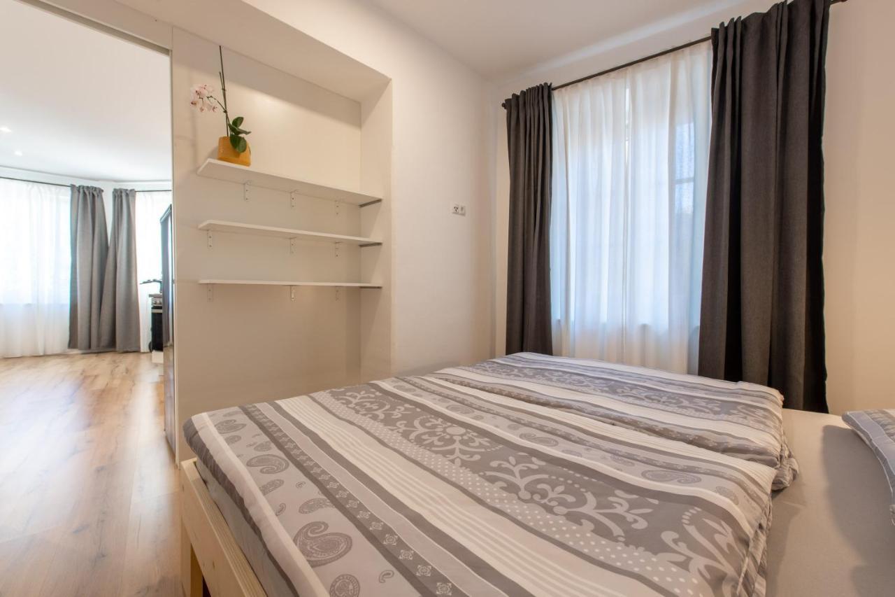 Heimat Living Like A Local Apartamento Silandro Exterior foto